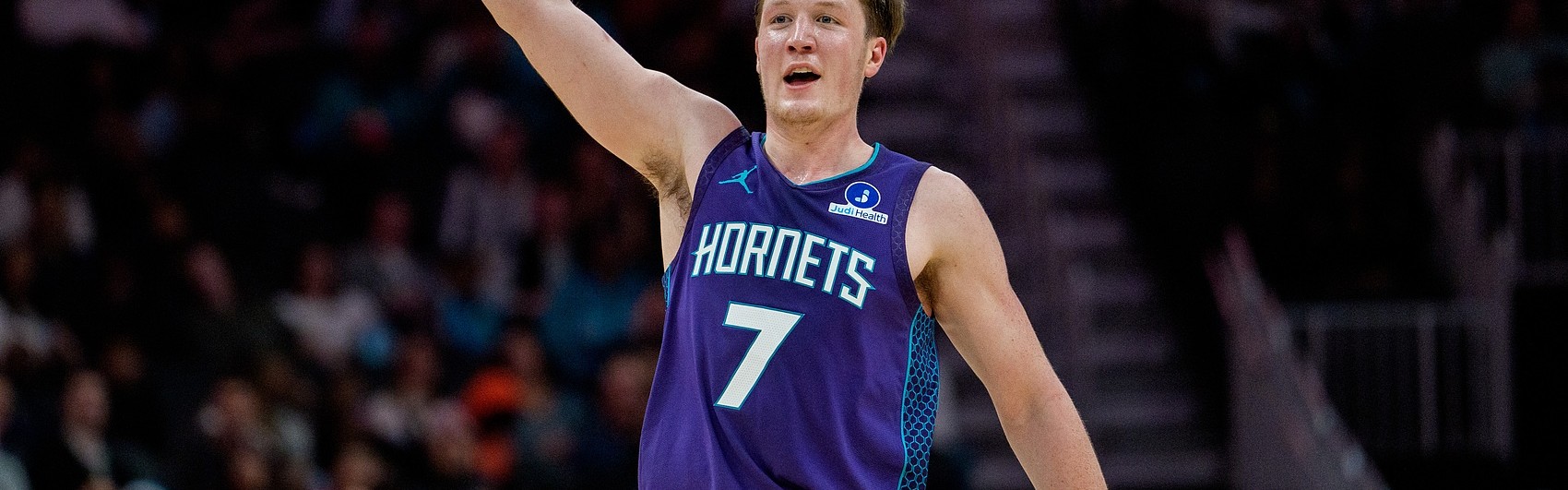 再接再厉！克尼佩尔连续15场命中2+记三分 刷新新秀历史纪录